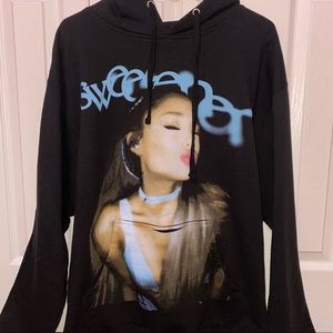 Ariana Grande Sweetener world tour hoodie